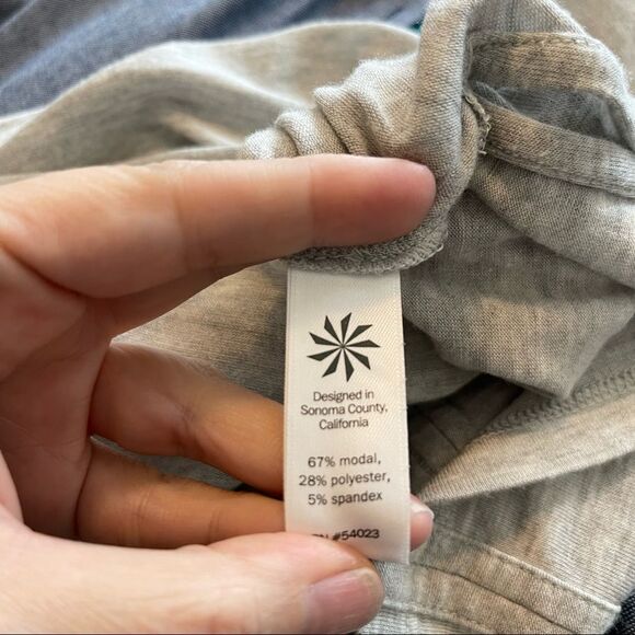 Athleta Grey Threadlight Layering Tank Top Shirt Grey Gray XS - Picture 3 of 4